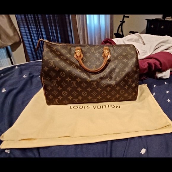 100% Authentic Louis Vuitton vintage monogram speedy (waiting on the right buyer - Picture 2 of 5